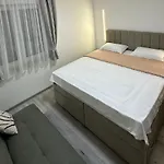 - Centar פוסושיה
