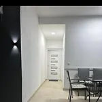 - Centar דירה