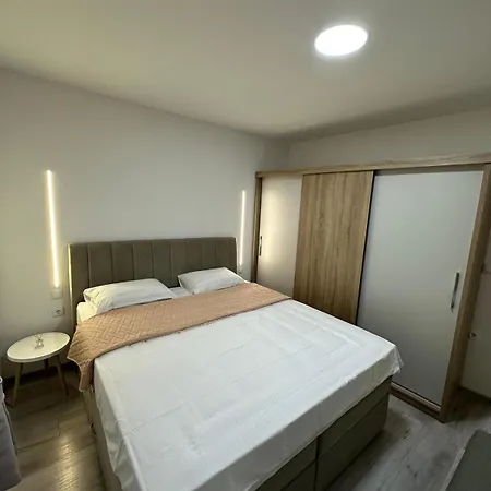 - Centar Apartman *