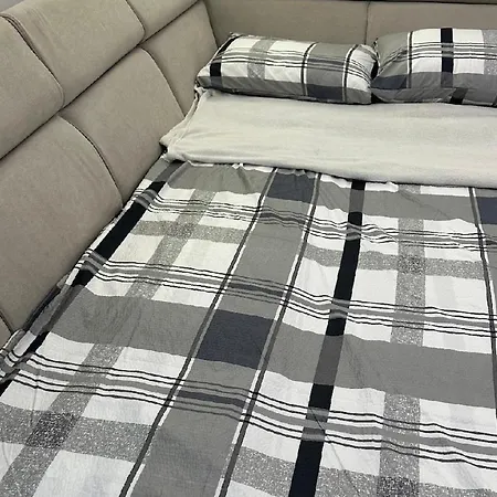 - Centar Apartman *